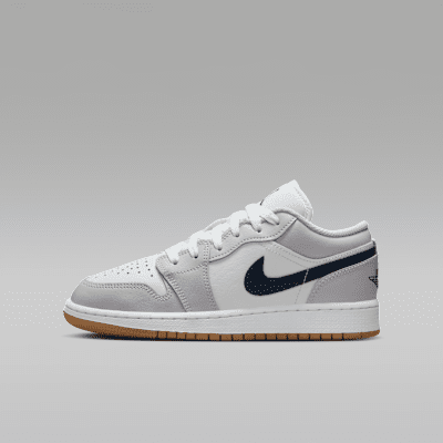 半額 50％OFFの通販 Air Jordan 1 Low Big Kids' Shoes. Nike.com スニーカー